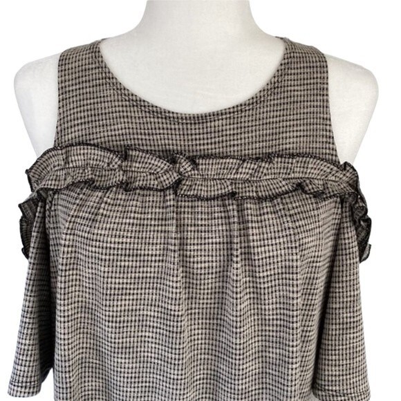 LC Lauren Conrad Cold-Shoulder Ruffle Knit Shift Dress Short Sleeve Scoop Neck - Picture 3 of 15